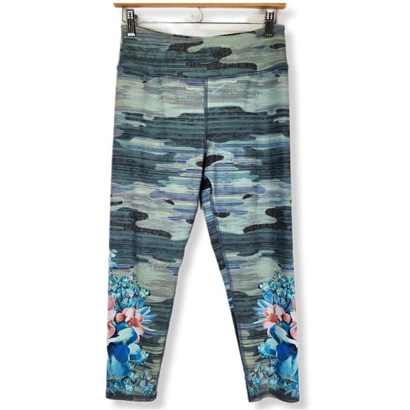 Evolution And Creation EVCR Floral Capri Legging Womens M Lilypond Yoga Athletic - Picture 1 of 7